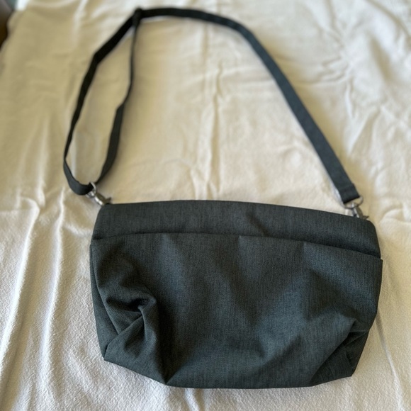 Muji crossbody canvas bag - Picture 8 of 8